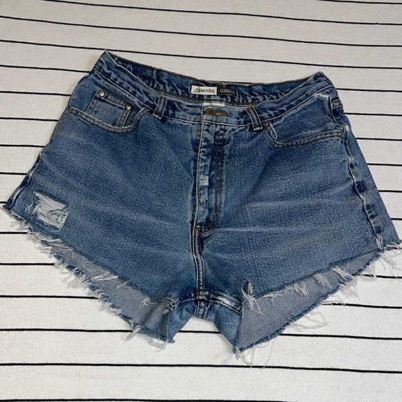 St. John’s Bay Vintage Cutoff Denim Jean High Waisted Shorts Size 14 - Picture 1 of 15